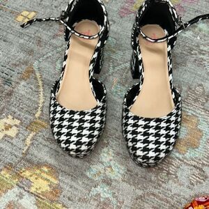 Gianni bini girl’s houndstooth heels sz 2
